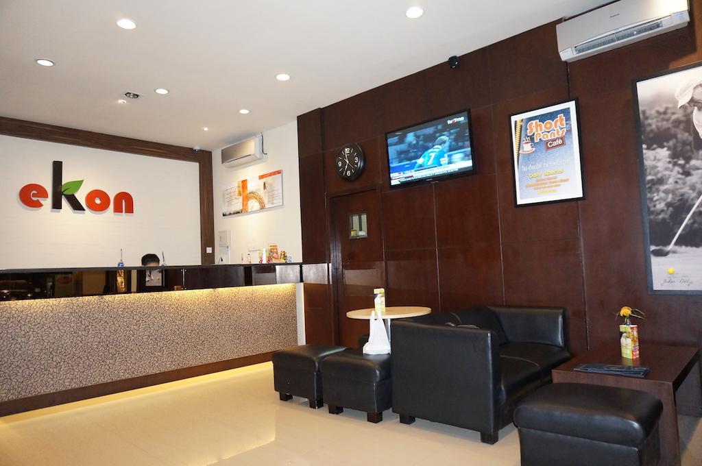 Ekon Hotel Yogyakarta Exterior photo